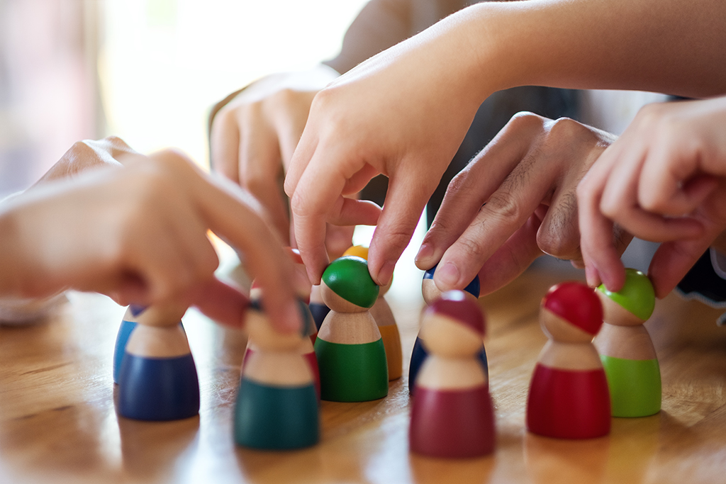 Cuando el síntoma habla: acompañar al niño y adolescente desde la Terapia Gestalt